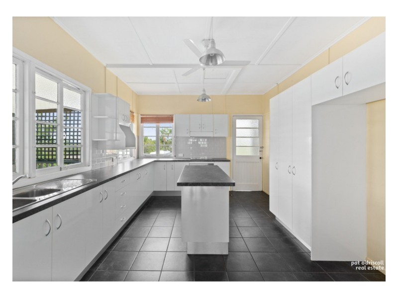 16 Cairns Street, The Range QLD 4700