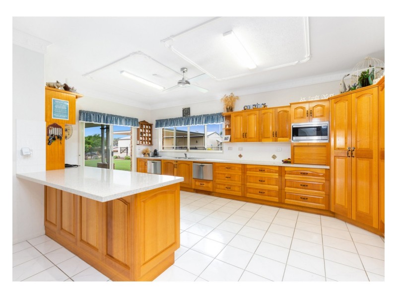 65 Angela Road, Rockyview QLD 4701