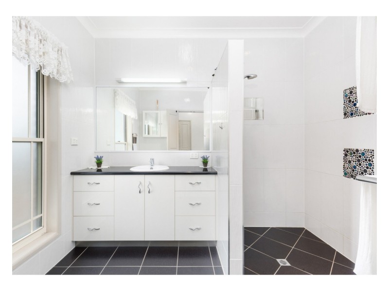 65 Angela Road, Rockyview QLD 4701