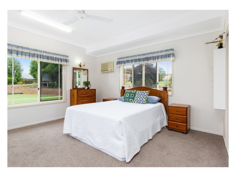 65 Angela Road, Rockyview QLD 4701