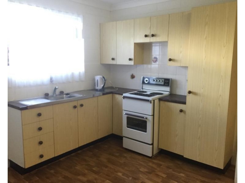 2/274 Carlton Street, Kawana QLD 4701