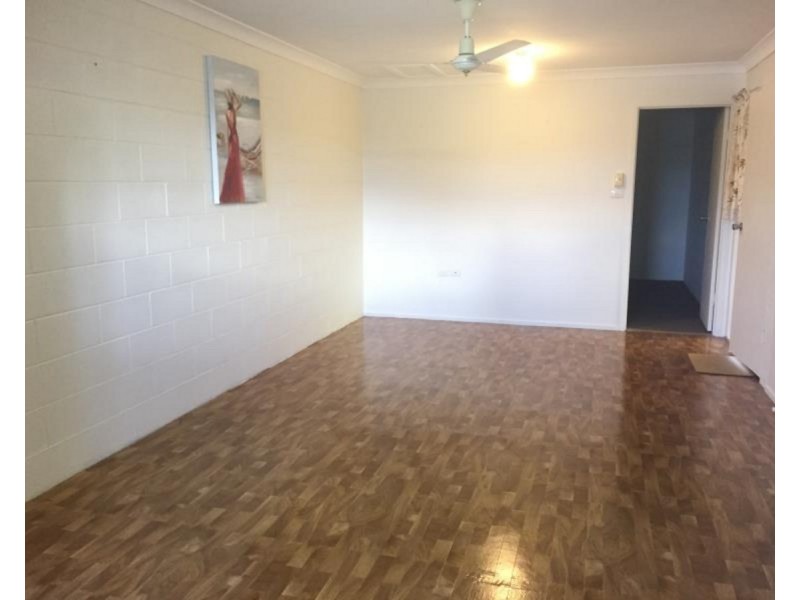 2/274 Carlton Street, Kawana QLD 4701