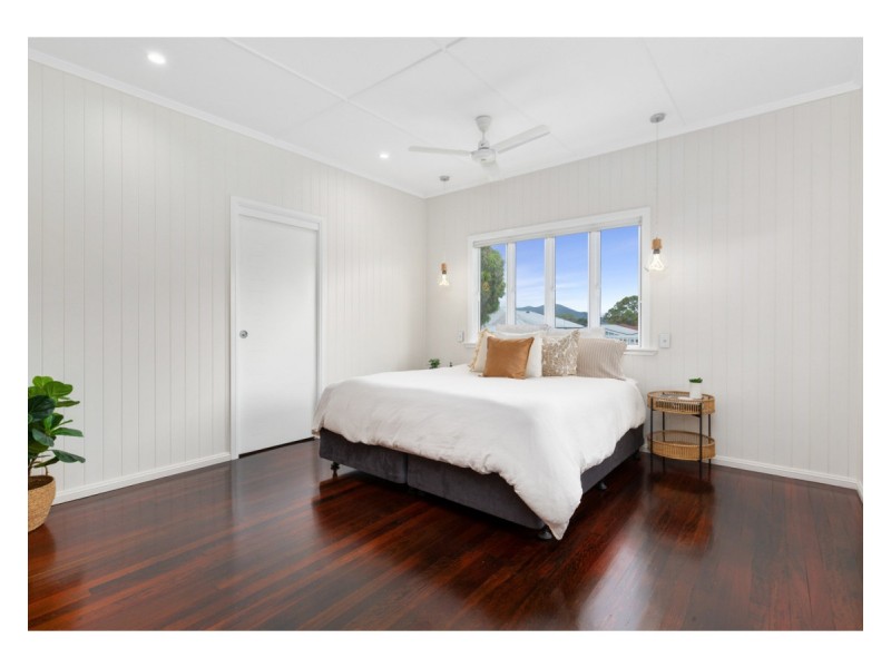 32 Ward Street, The Range QLD 4700