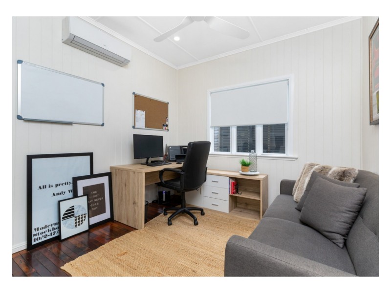 32 Ward Street, The Range QLD 4700