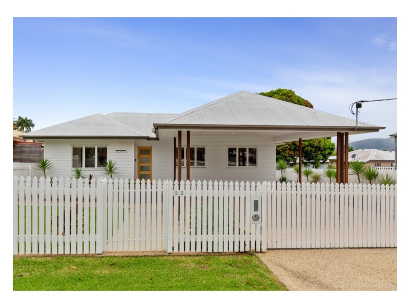 32 Ward Street, The Range QLD 4700