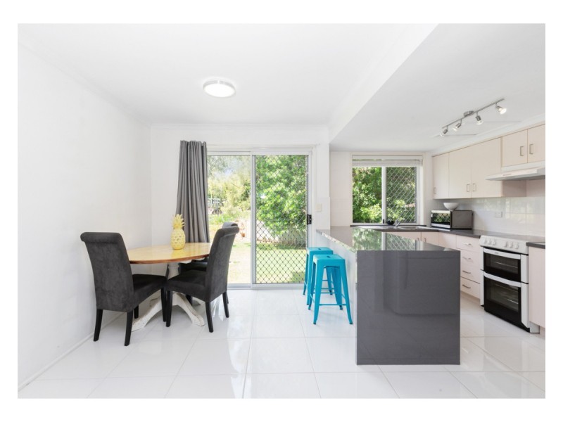 8/374 Limpus Street, Frenchville QLD 4701