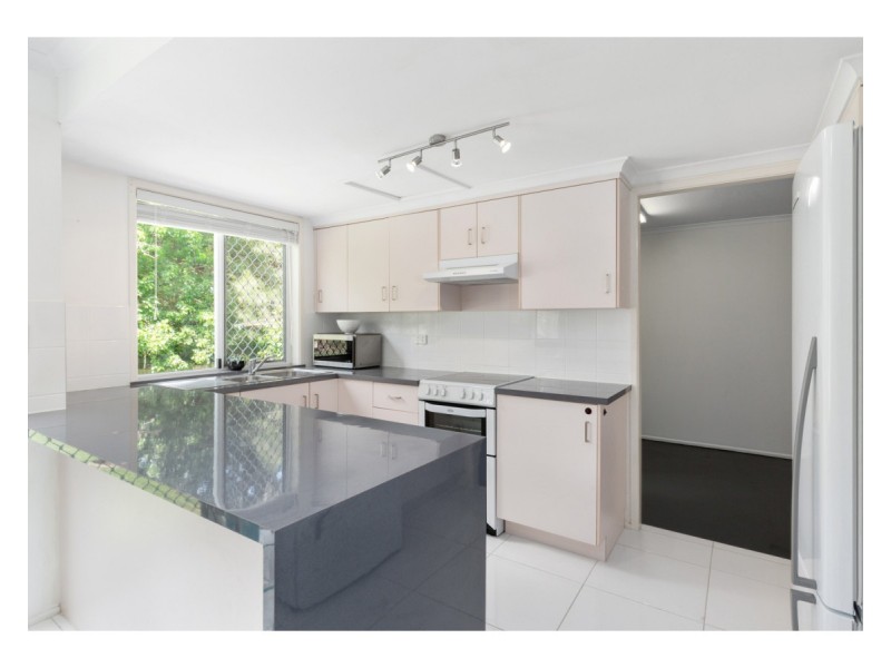 8/374 Limpus Street, Frenchville QLD 4701