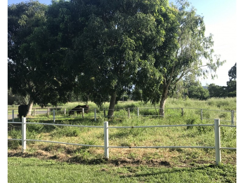 5 Bernard Street, Berserker QLD 4701