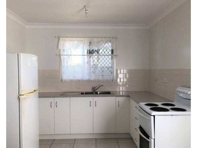 2/94 Stenlake Avenue, Kawana QLD 4701