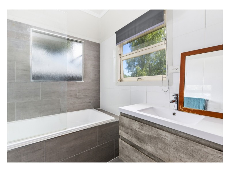 461 Crane Avenue, Kawana QLD 4701