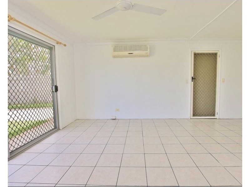 2/5 Boswood, Kawana QLD 4701