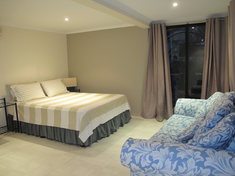5 Bellevue Tce, The Range QLD 4700