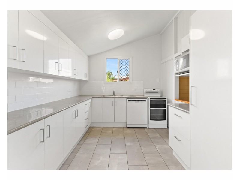10 Lion Creek Road, Wandal QLD 4700