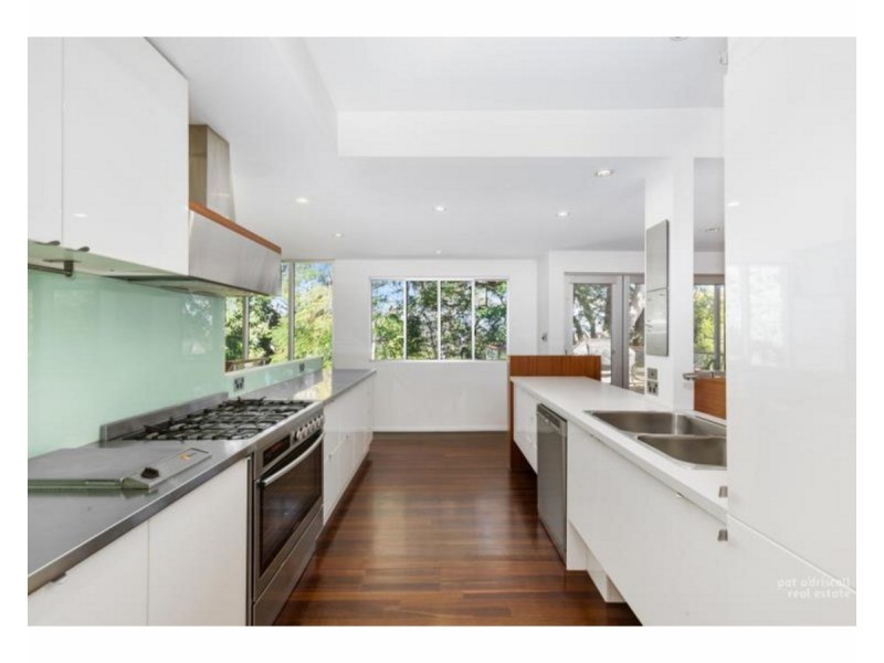 77 Brecknell Street, The Range QLD 4700