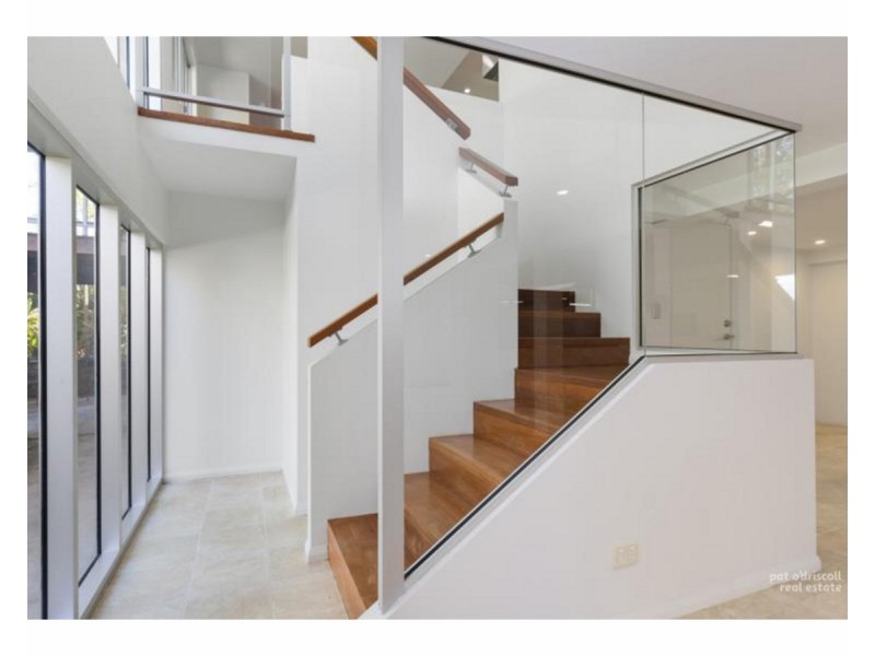 77 Brecknell Street, The Range QLD 4700