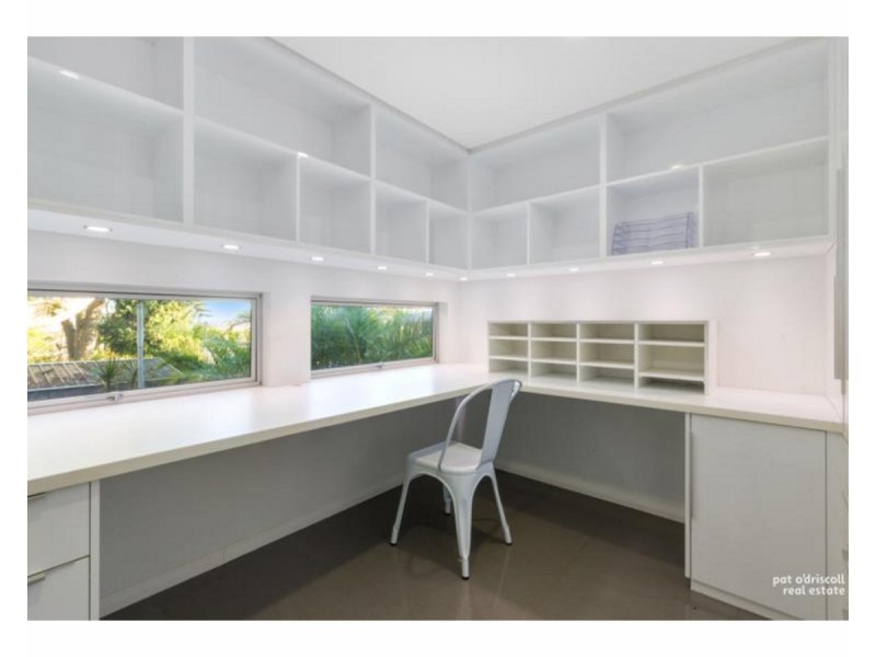 77 Brecknell Street, The Range QLD 4700