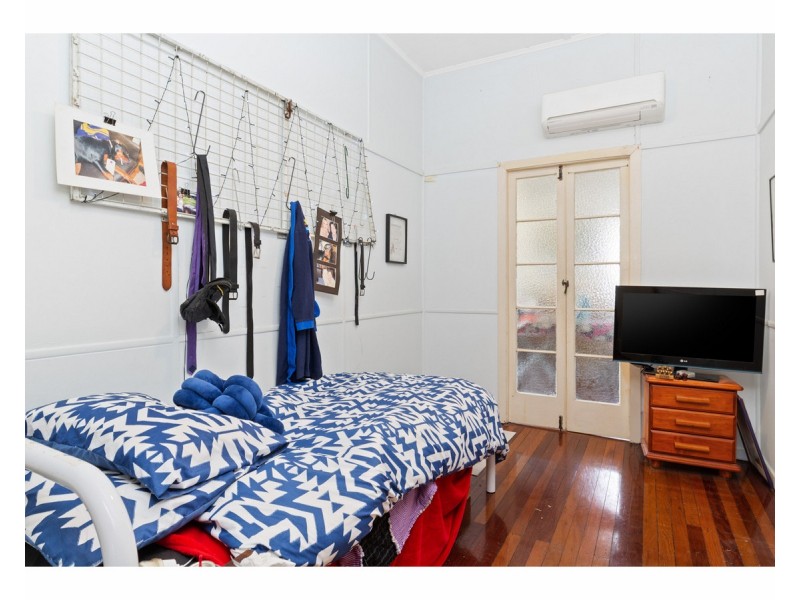 150 Earl Street, Berserker QLD 4701