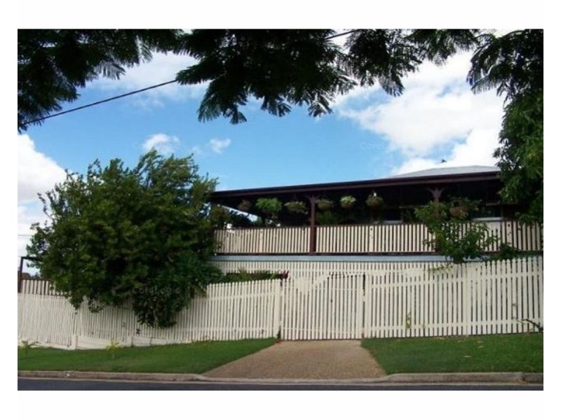 2 Bowen Terrace, The Range QLD 4700