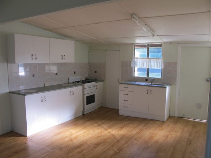 338 East Street, Depot Hill QLD 4700