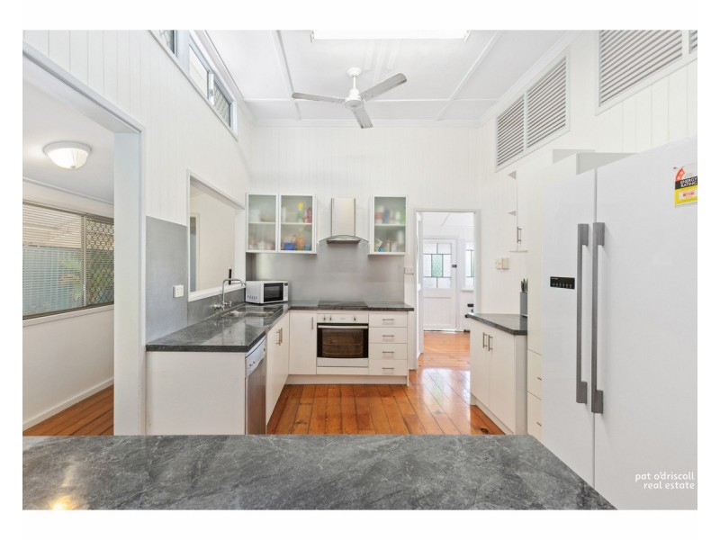 26 Cousins Street, The Range QLD 4700