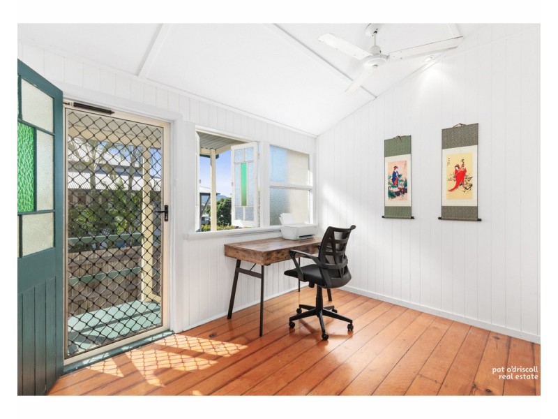 26 Cousins Street, The Range QLD 4700