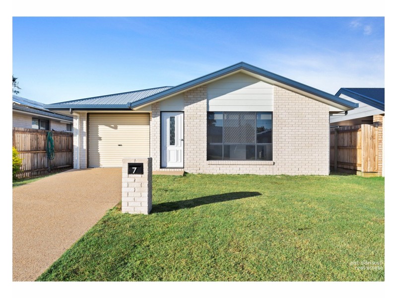 7 Jomarant Place, Kawana QLD 4701
