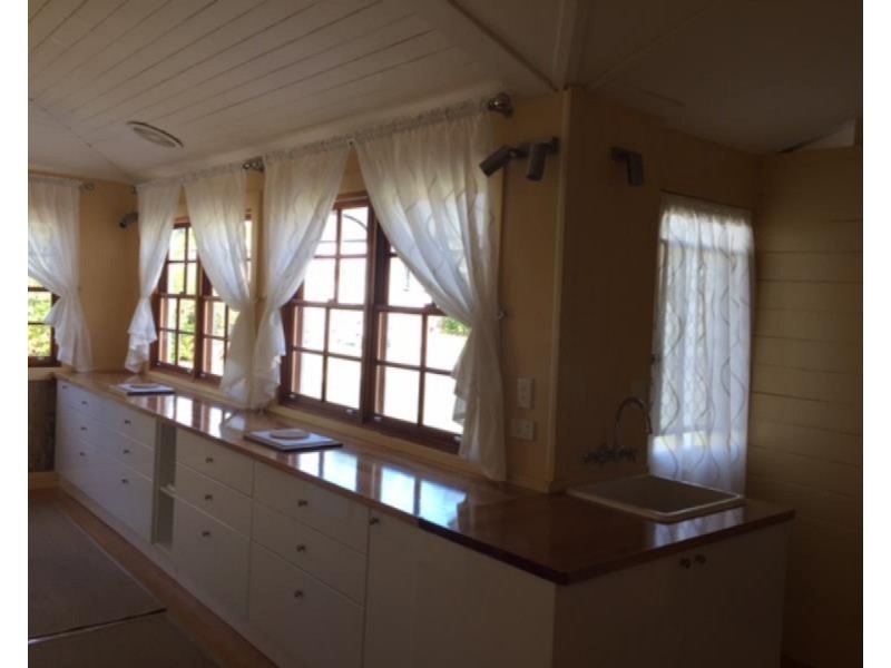 52 Davis Street, The Range QLD 4700