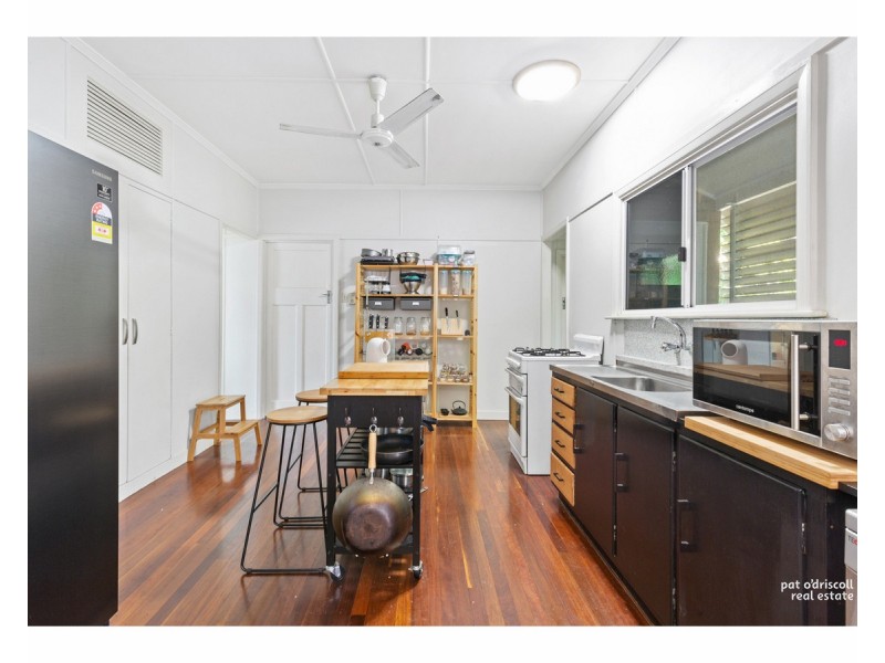 102 Davis Street, The Range QLD 4700