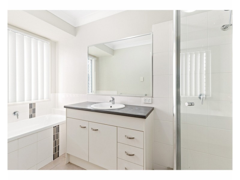 10 Hedgerose Way, Parkhurst QLD 4702