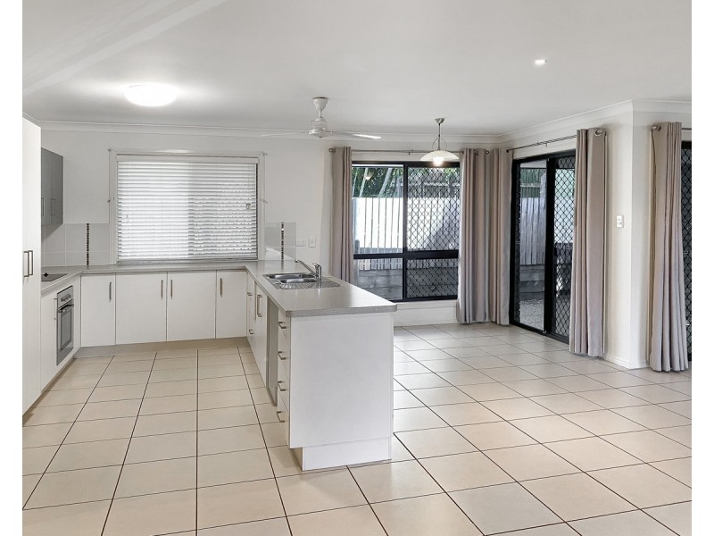 35 Woodville Street, Wandal QLD 4700