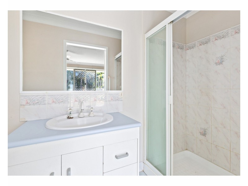 90 Sondra Lena Drive, Glenlee QLD 4711