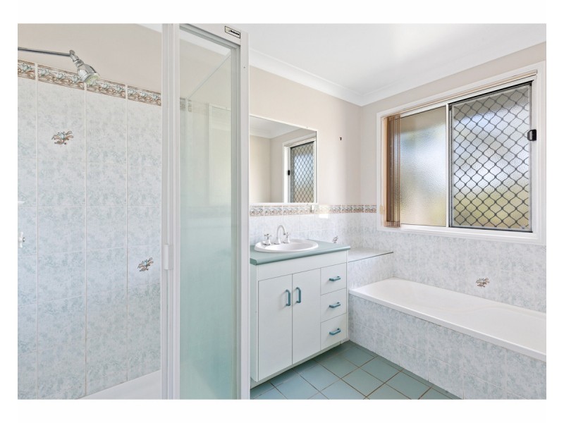 90 Sondra Lena Drive, Glenlee QLD 4711