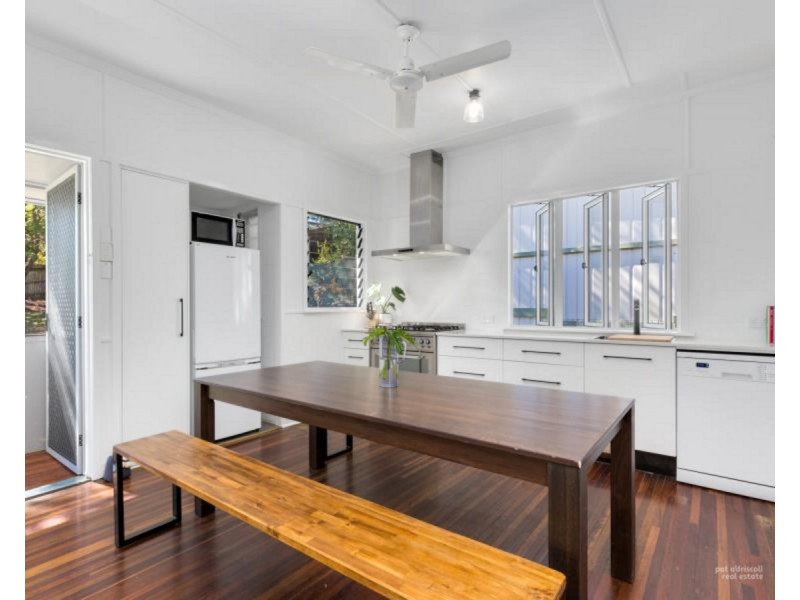 16 Bowen Terrace, The Range QLD 4700