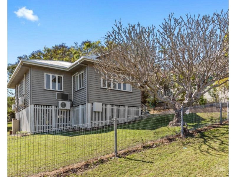 16 Bowen Terrace, The Range QLD 4700