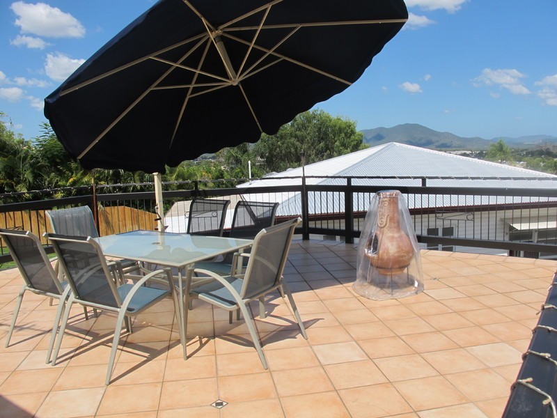 94 Caroline Street, The Range QLD 4700