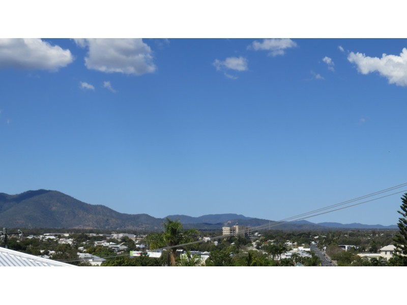 94 Caroline Street, The Range QLD 4700