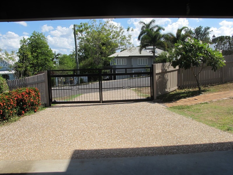 94 Caroline Street, The Range QLD 4700