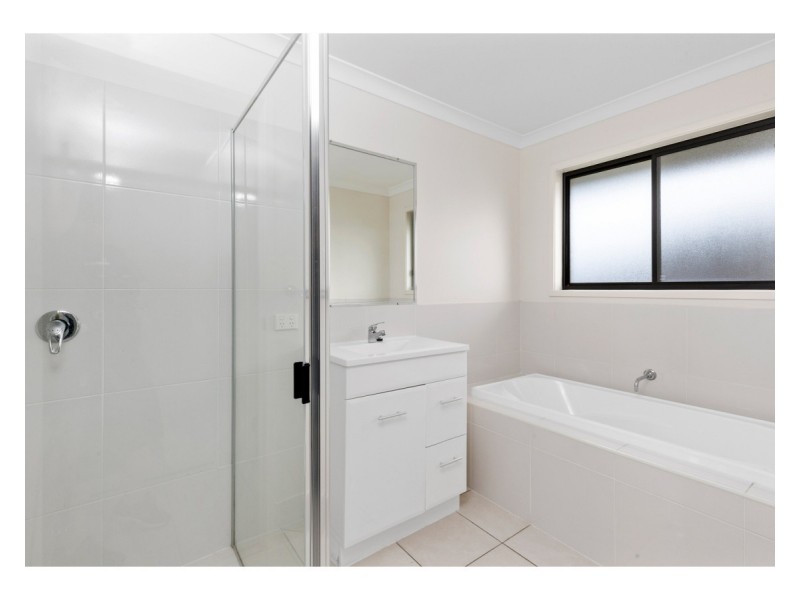 24 Vermont Drive, Parkhurst QLD 4702