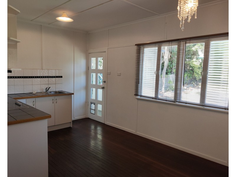 27 Brae Street, The Range QLD 4700