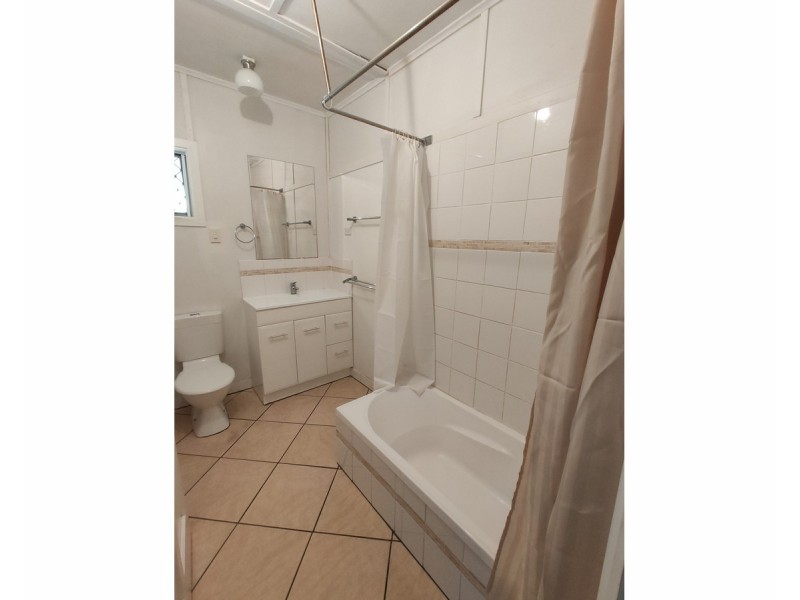 27 Brae Street, The Range QLD 4700