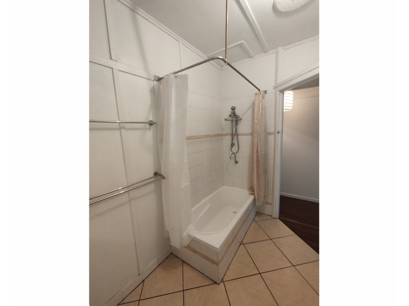 27 Brae Street, The Range QLD 4700