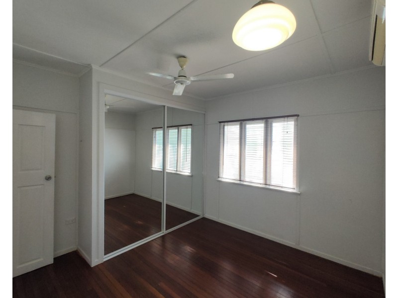 27 Brae Street, The Range QLD 4700