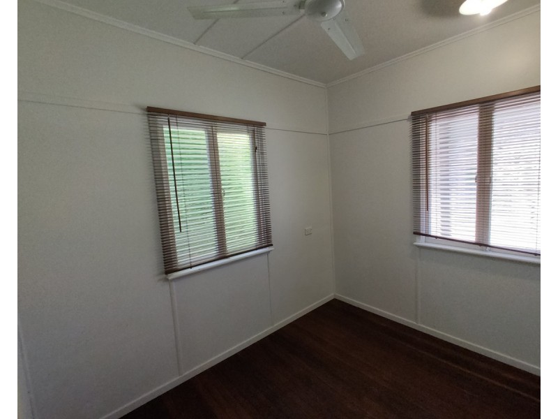 27 Brae Street, The Range QLD 4700