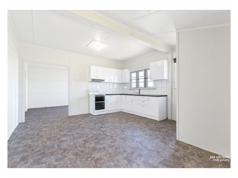 27 Spencer Street, The Range QLD 4700