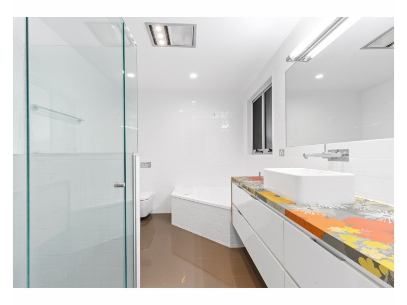 31 Queen Street, The Range QLD 4700