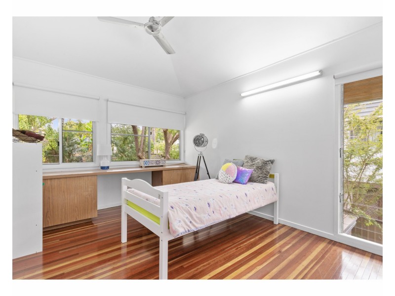 31 Queen Street, The Range QLD 4700