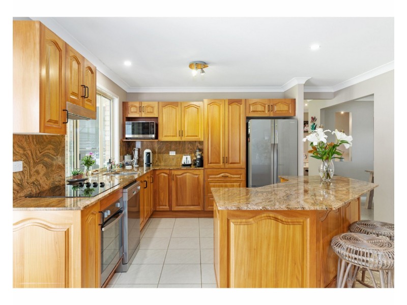 6-8 Kristie Drive, Rockyview QLD 4701