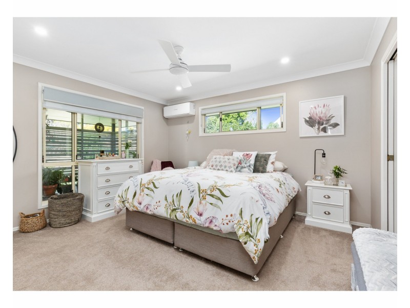 6-8 Kristie Drive, Rockyview QLD 4701