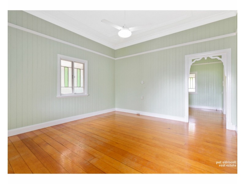 89 Main Street, Park Avenue QLD 4701