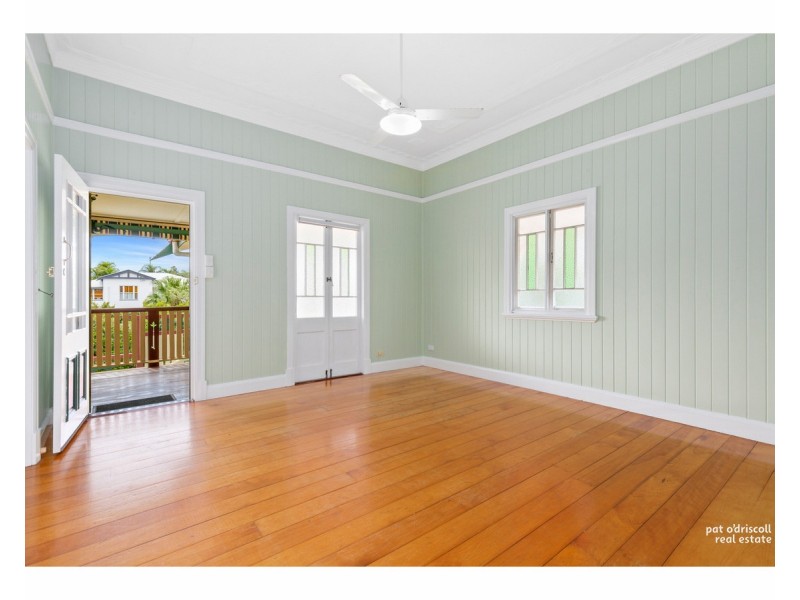 89 Main Street, Park Avenue QLD 4701